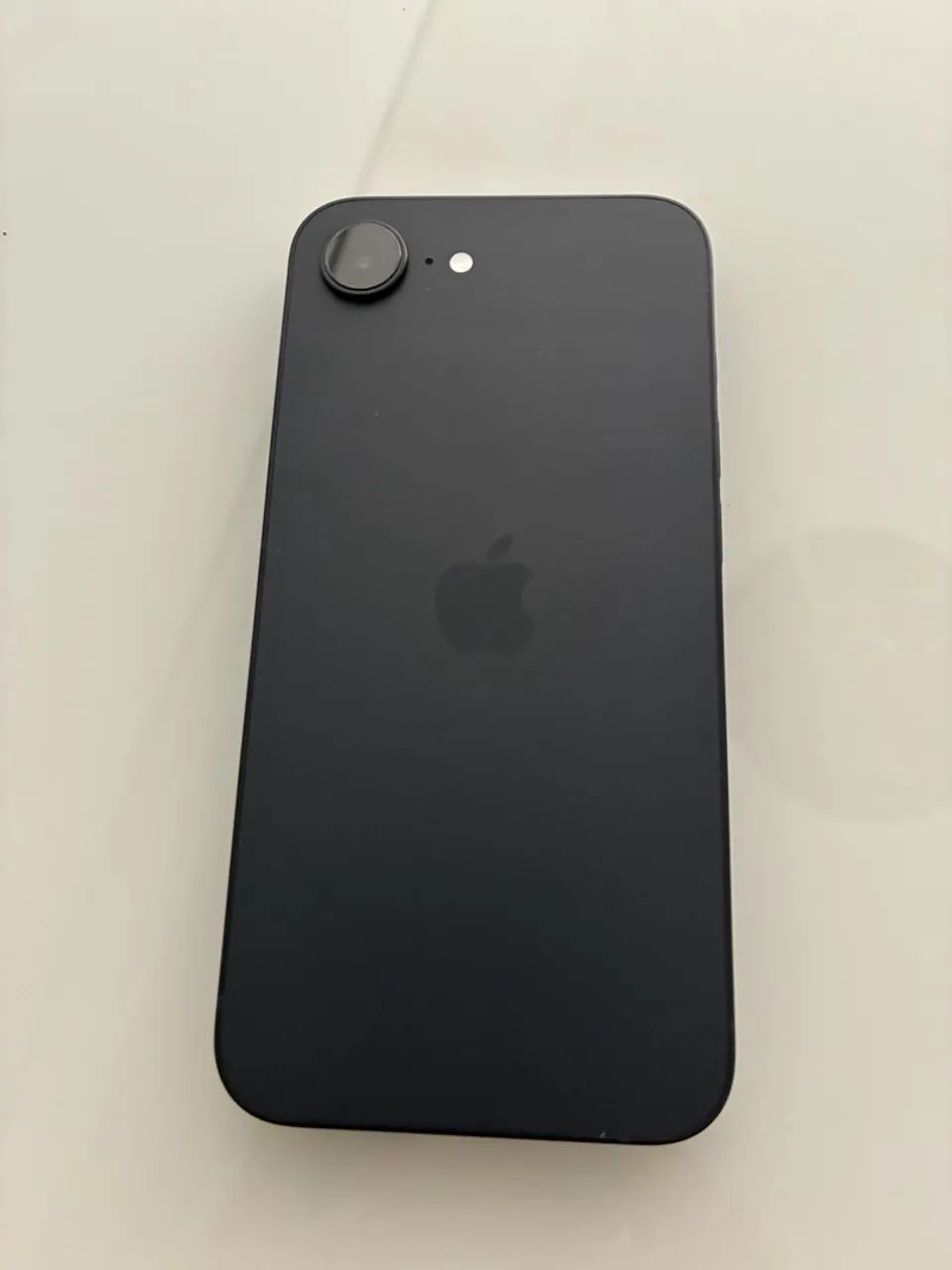 iPhone 16e, 128 GB - Excelente estado