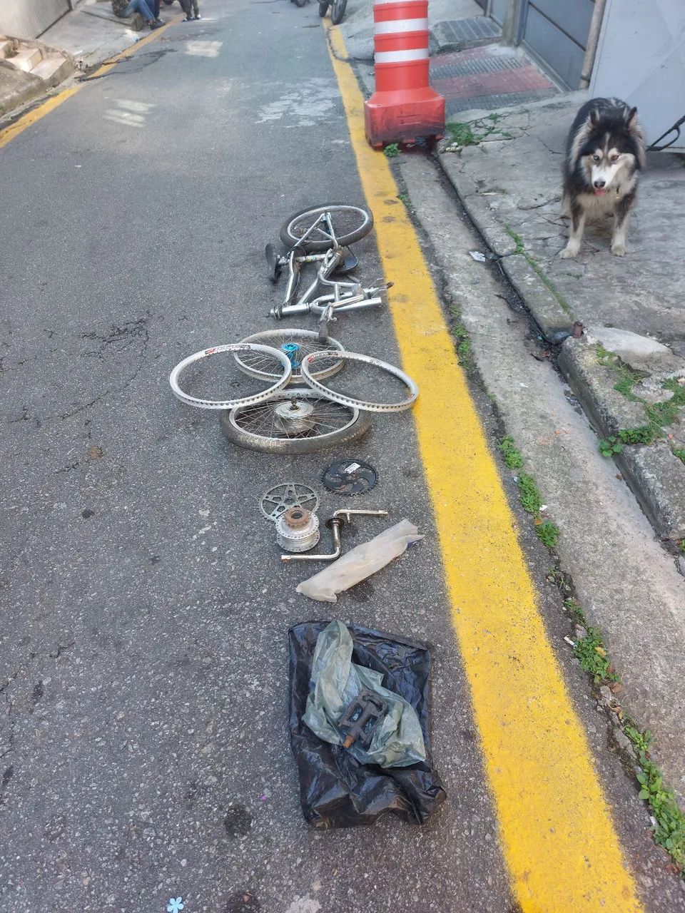 Bicicleta de manobras aro 20 - Foto 4