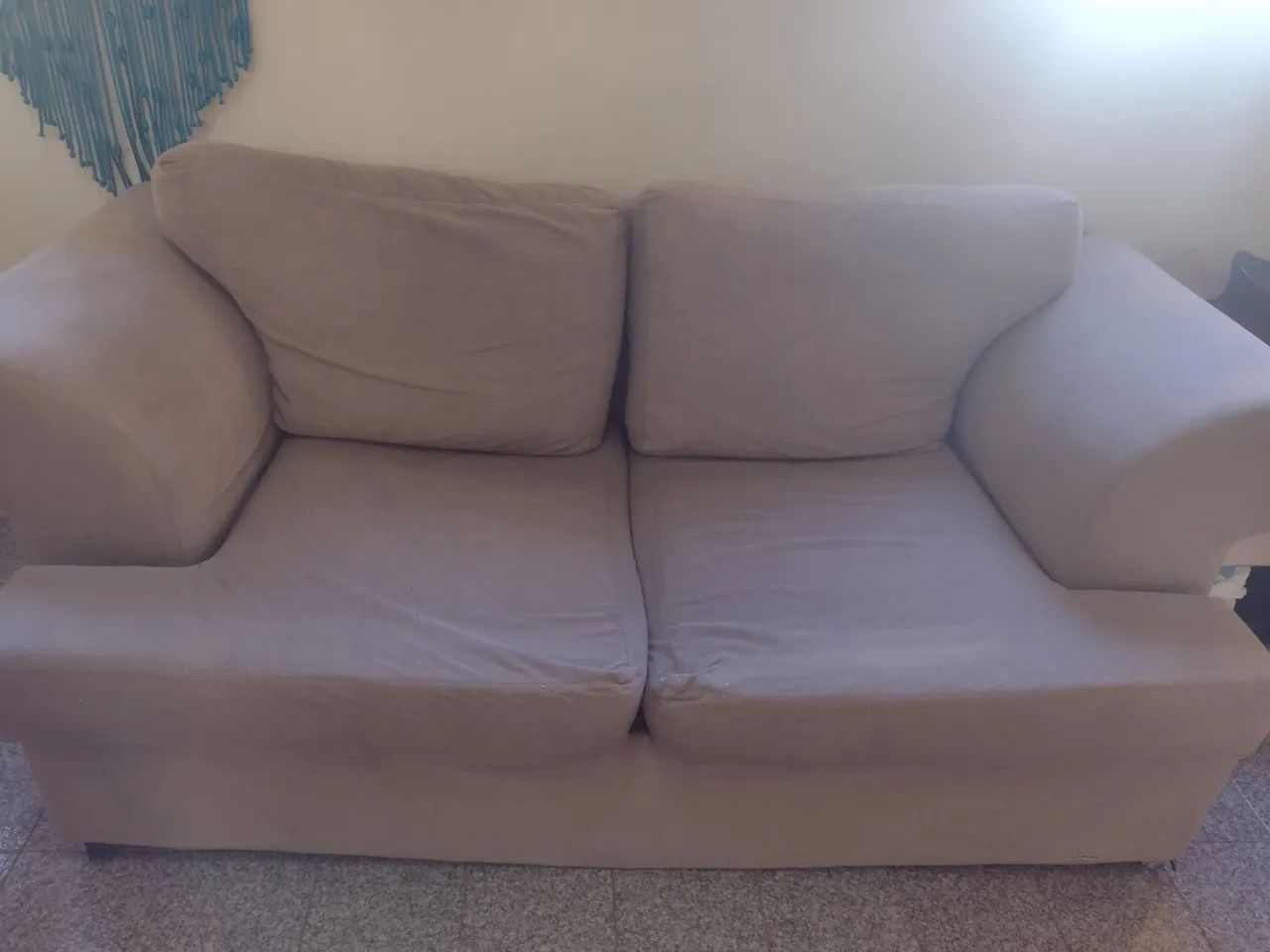Sofá de Luxo pra vender rápido Com rodas e almofadas Soltas para melhor atender  - Foto 3