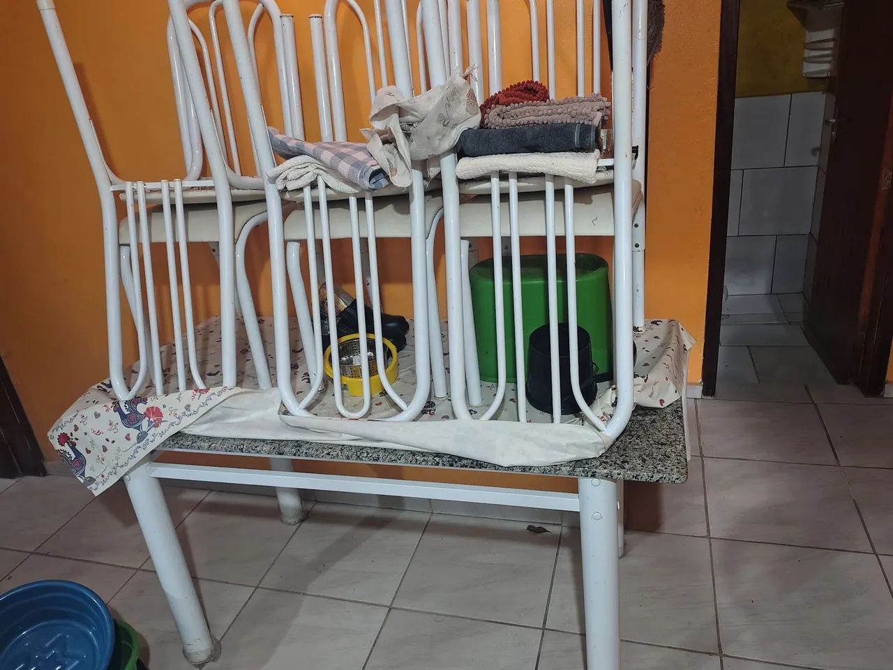 Mesa com 6 cadeiras