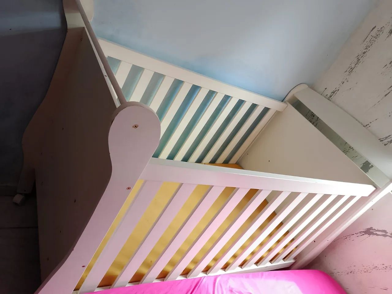 Berço infantil com protetores  - Foto 4