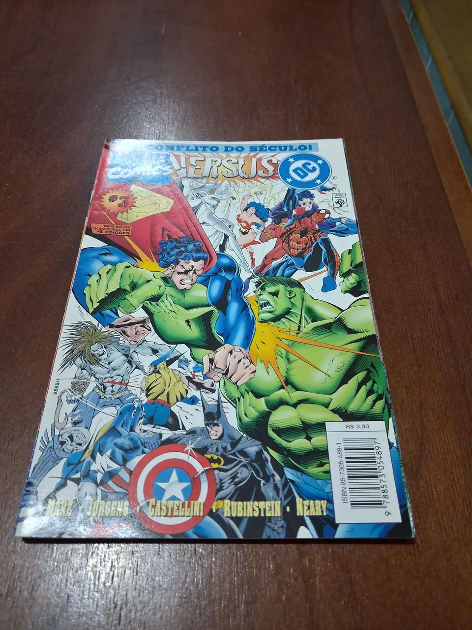 Hq Marvel x DC, O Conflito do Século - Livros e revistas - Barra