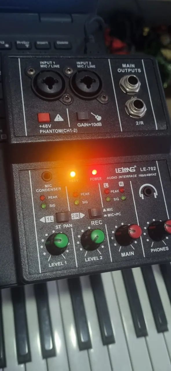 Mesa de Som com Interface 16bits/48Khz LeLong (TEYUM)