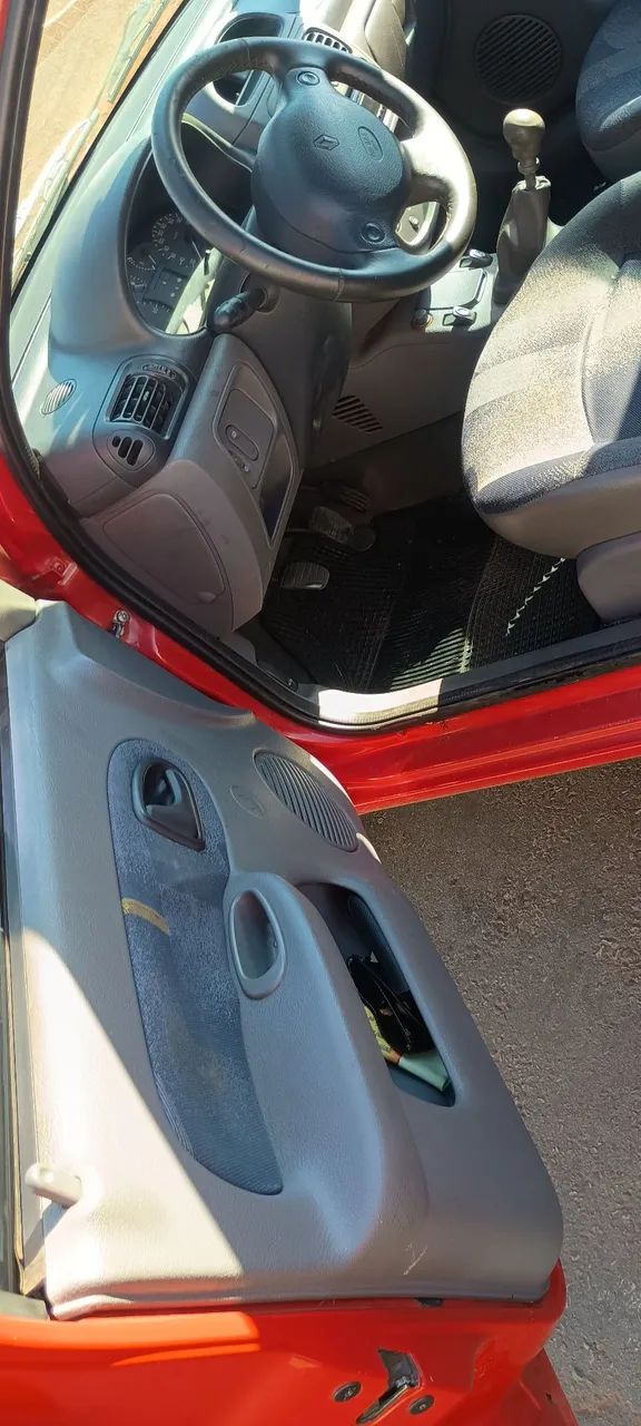 Renault Clio Rn/alize/expr./1.0 Hi-power 16V 5P 2003