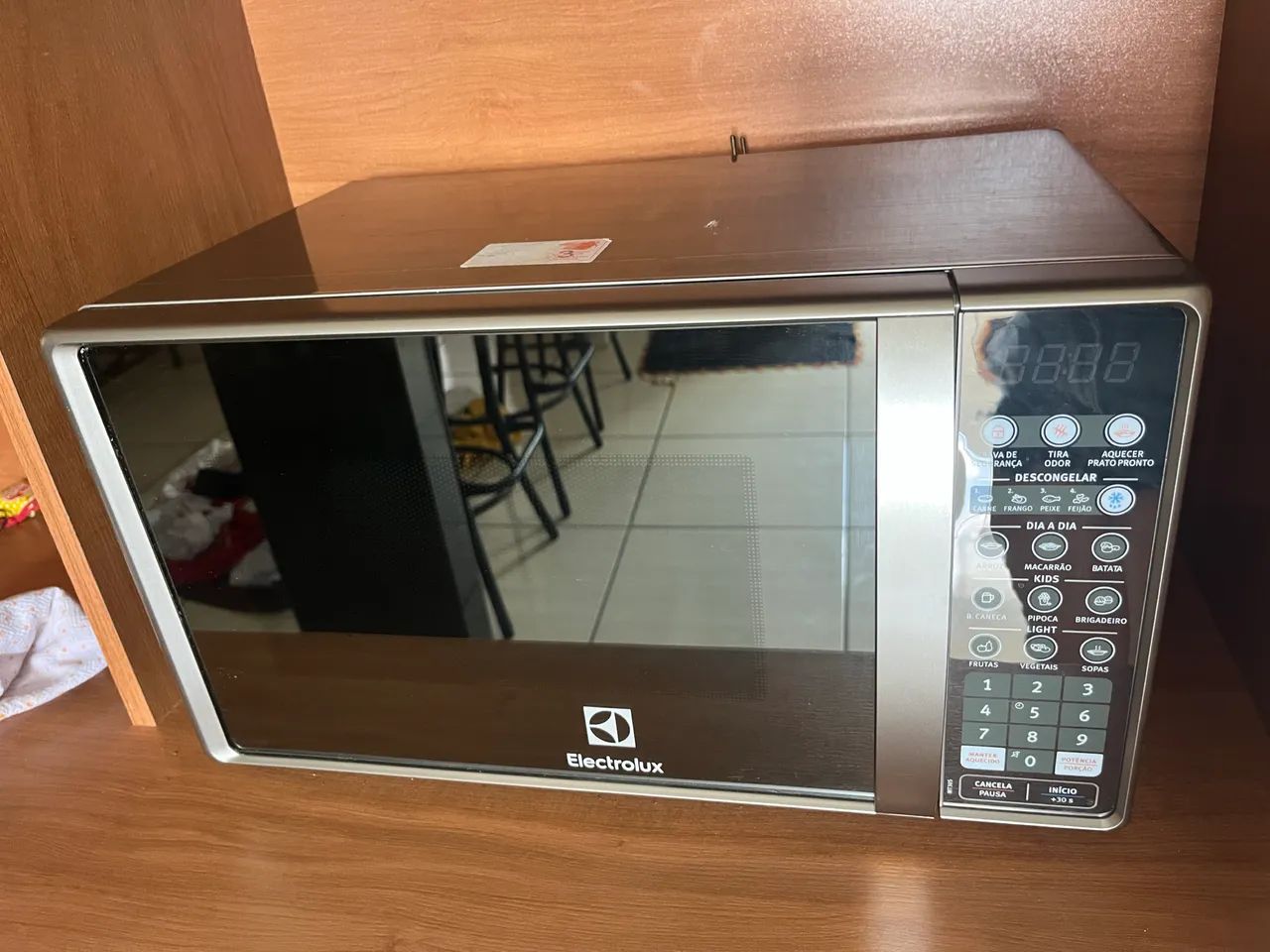 Vendo microondas eletrolux 220V - Foto 2