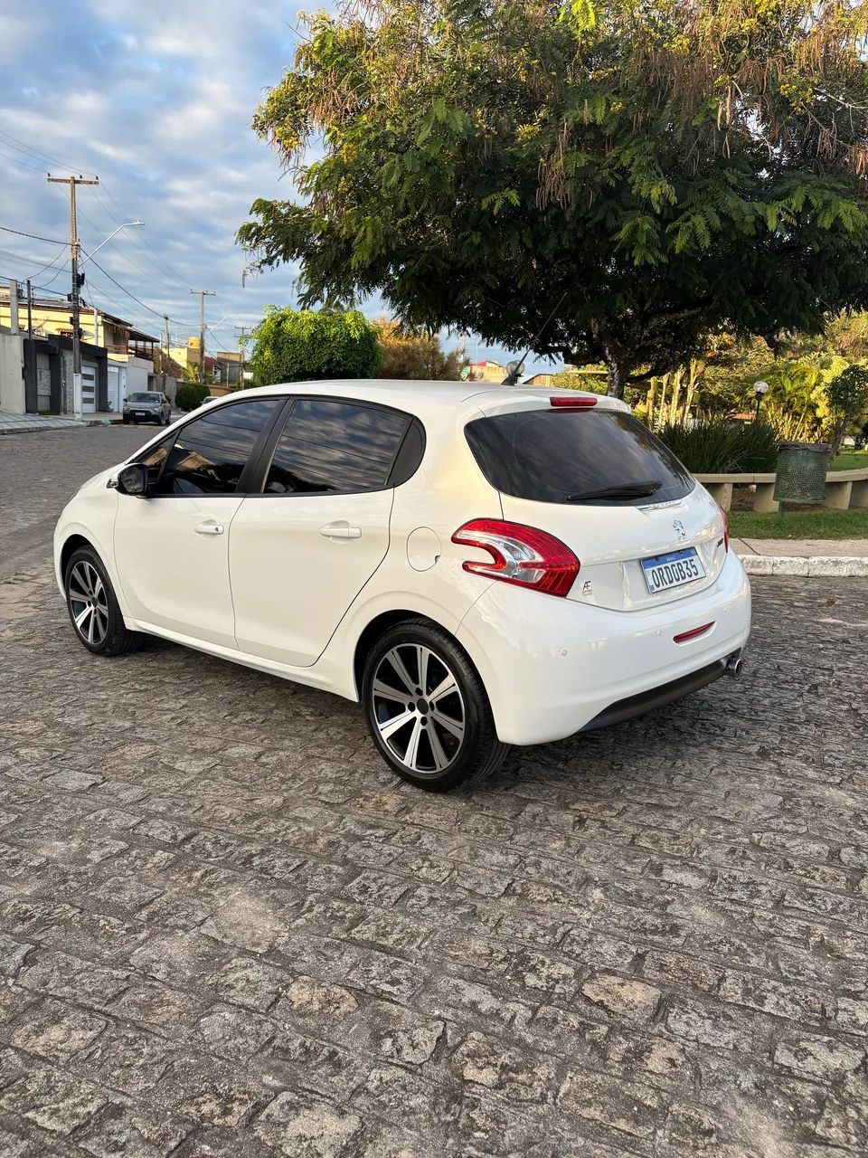Peugeot 208 2014