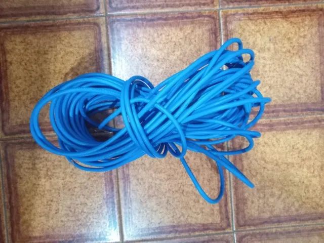 vende-se 16 metros de cabo cat 6 azul multilan
