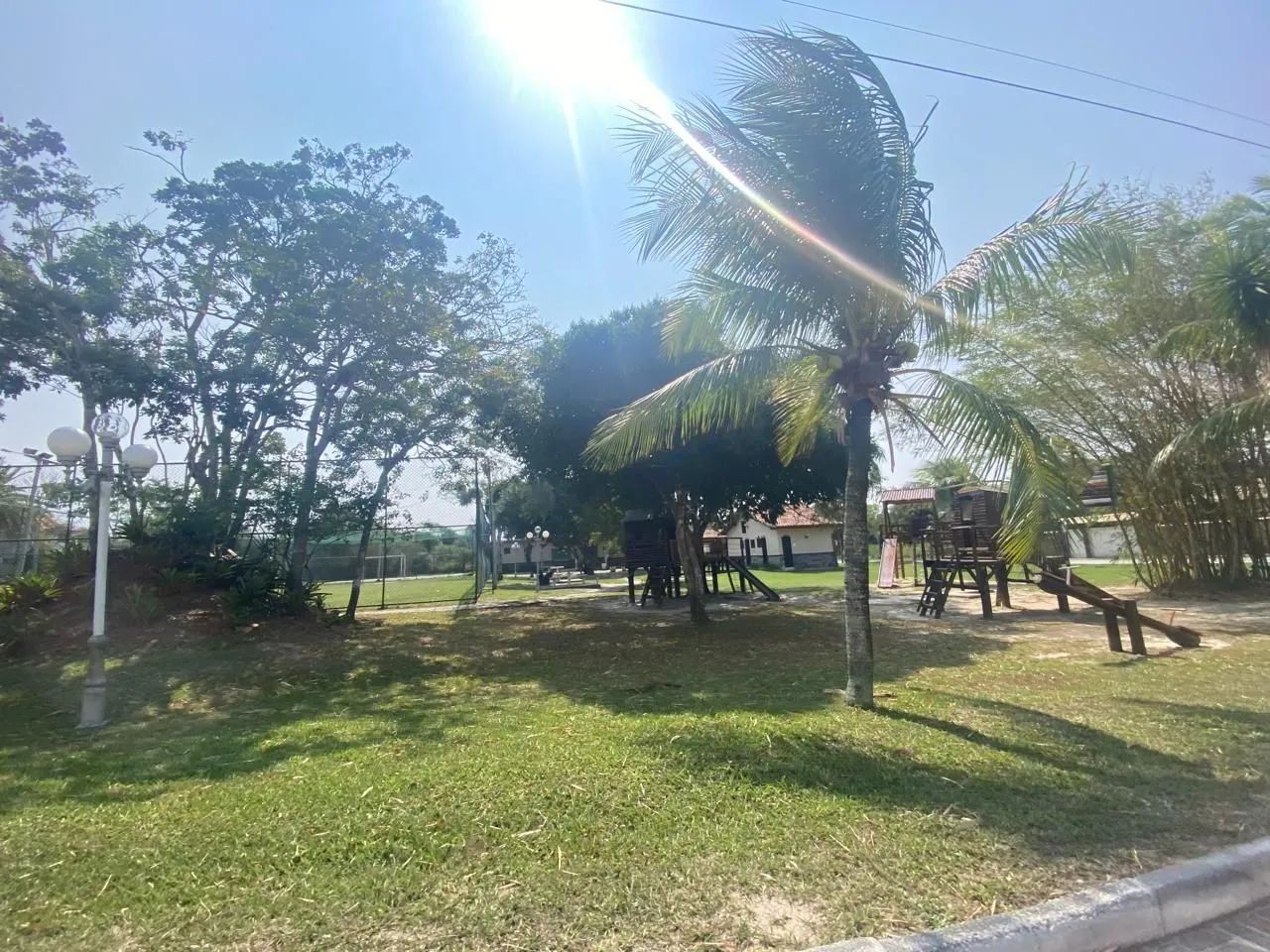 Terreno de 450m² em Condomínio Fechado: Cercado, Limpo e Plano, Pronto para Construir - Foto 10