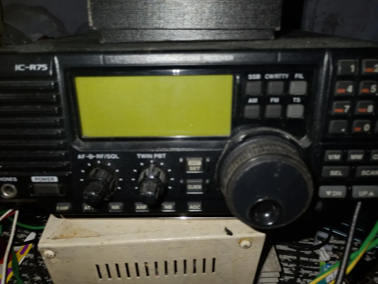 Rádio Transmissor Yaesu FT-950 HF/50MHz - Hobbies e coleções