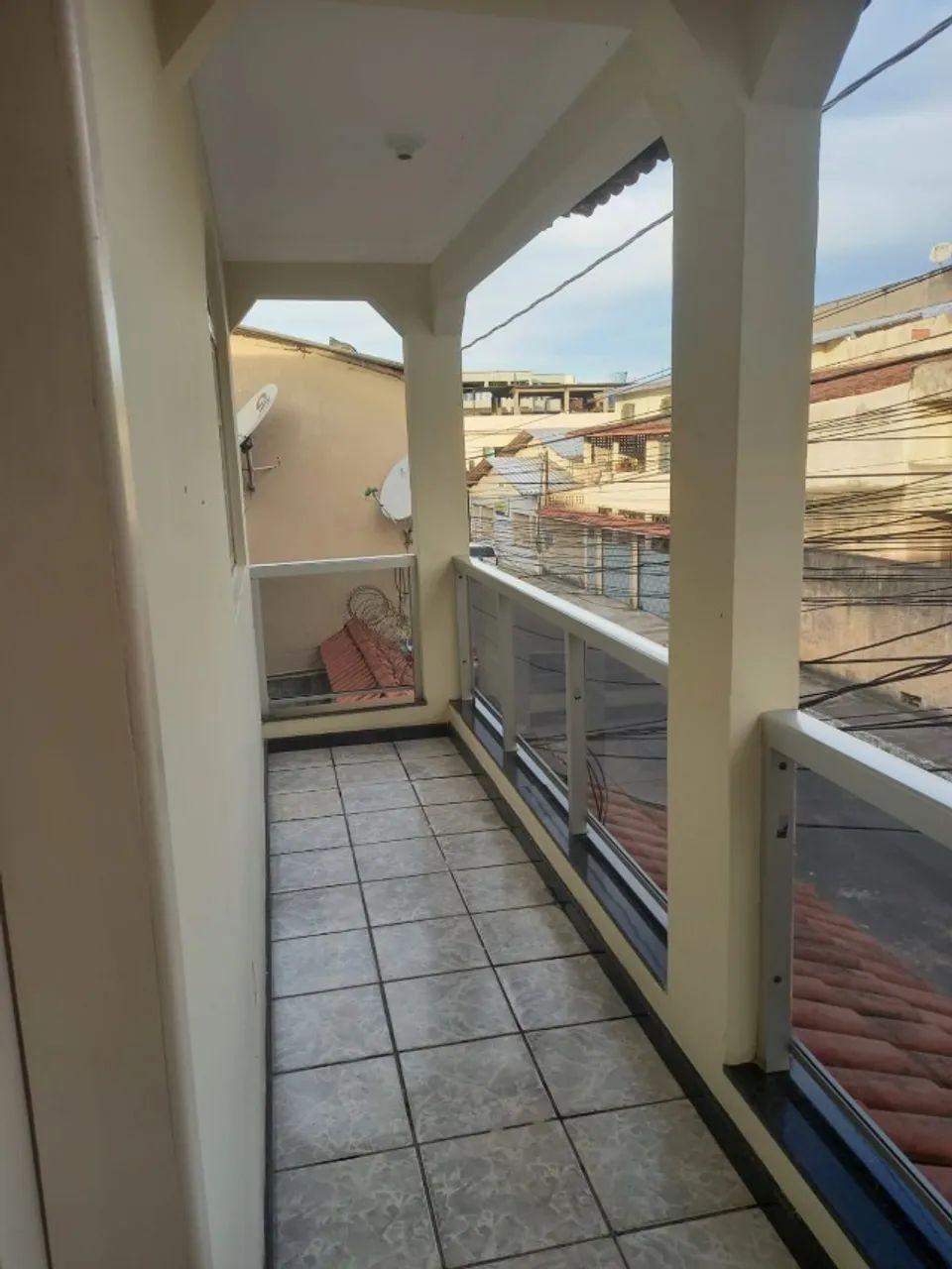 Alugo Quarto Mobiliado com Varanda em República Feminina