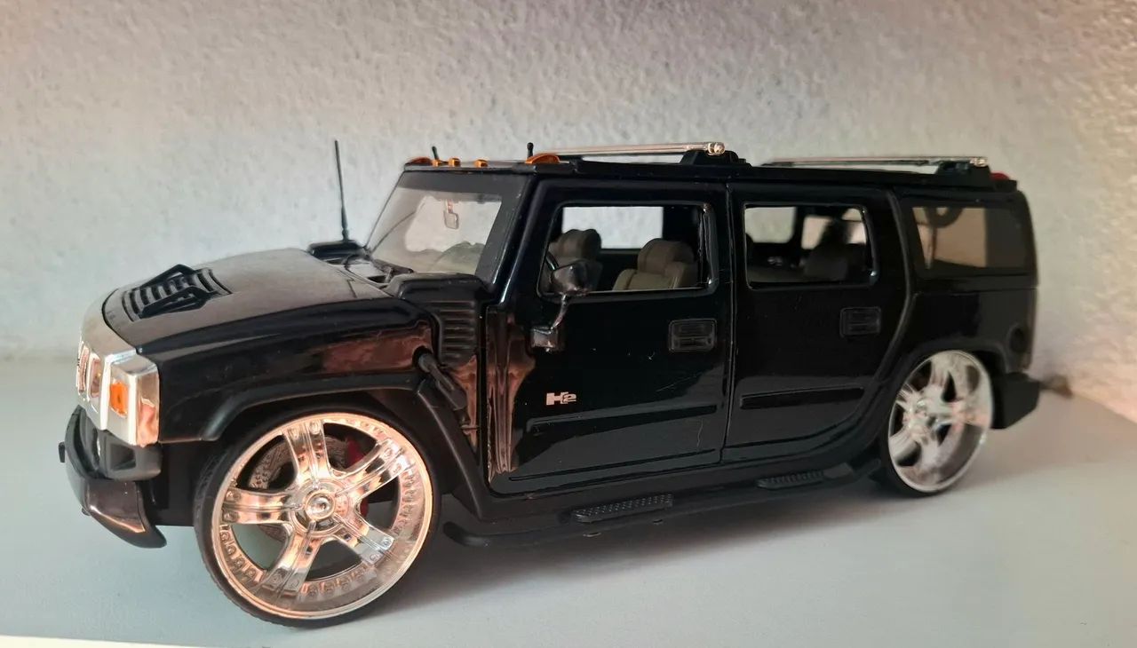Miniatura Hummer H2 1:24 - Hobbies e coleções - Fonte Santa