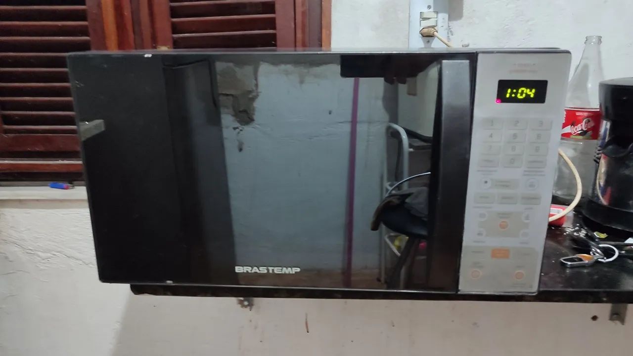 Vendo microondas Brastemp 30 l inox - Foto 4