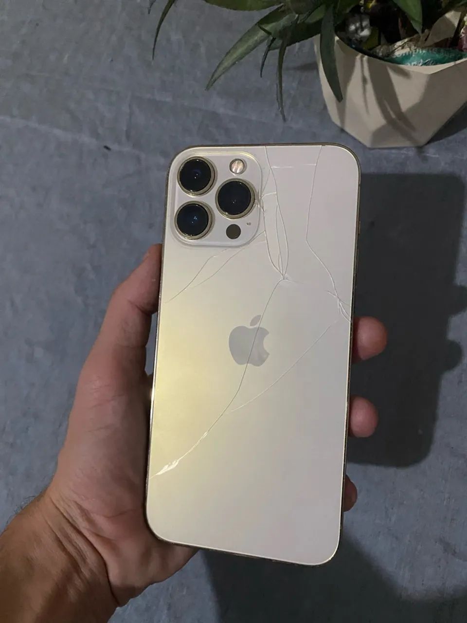 iPhone 13 Pro Max Dourado 256gb - Foto 2