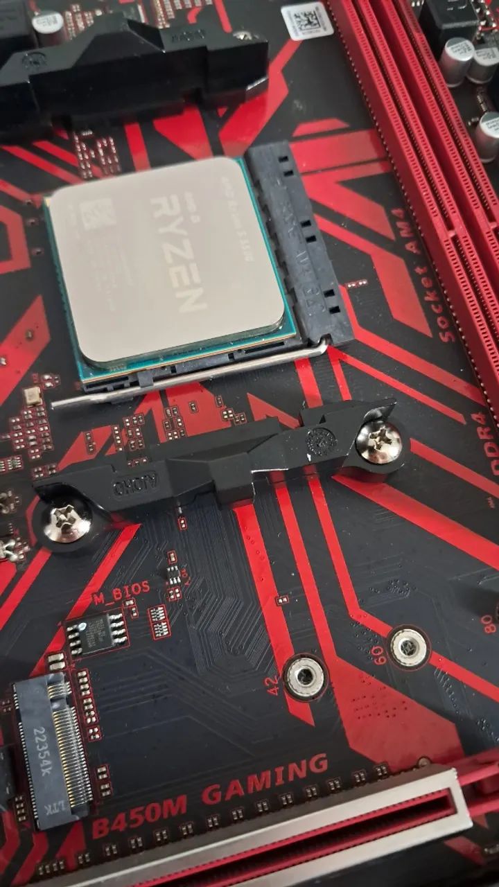 Kit Ryzen 5500 + Gigabyte B450m Gaming - Peças de Hardware