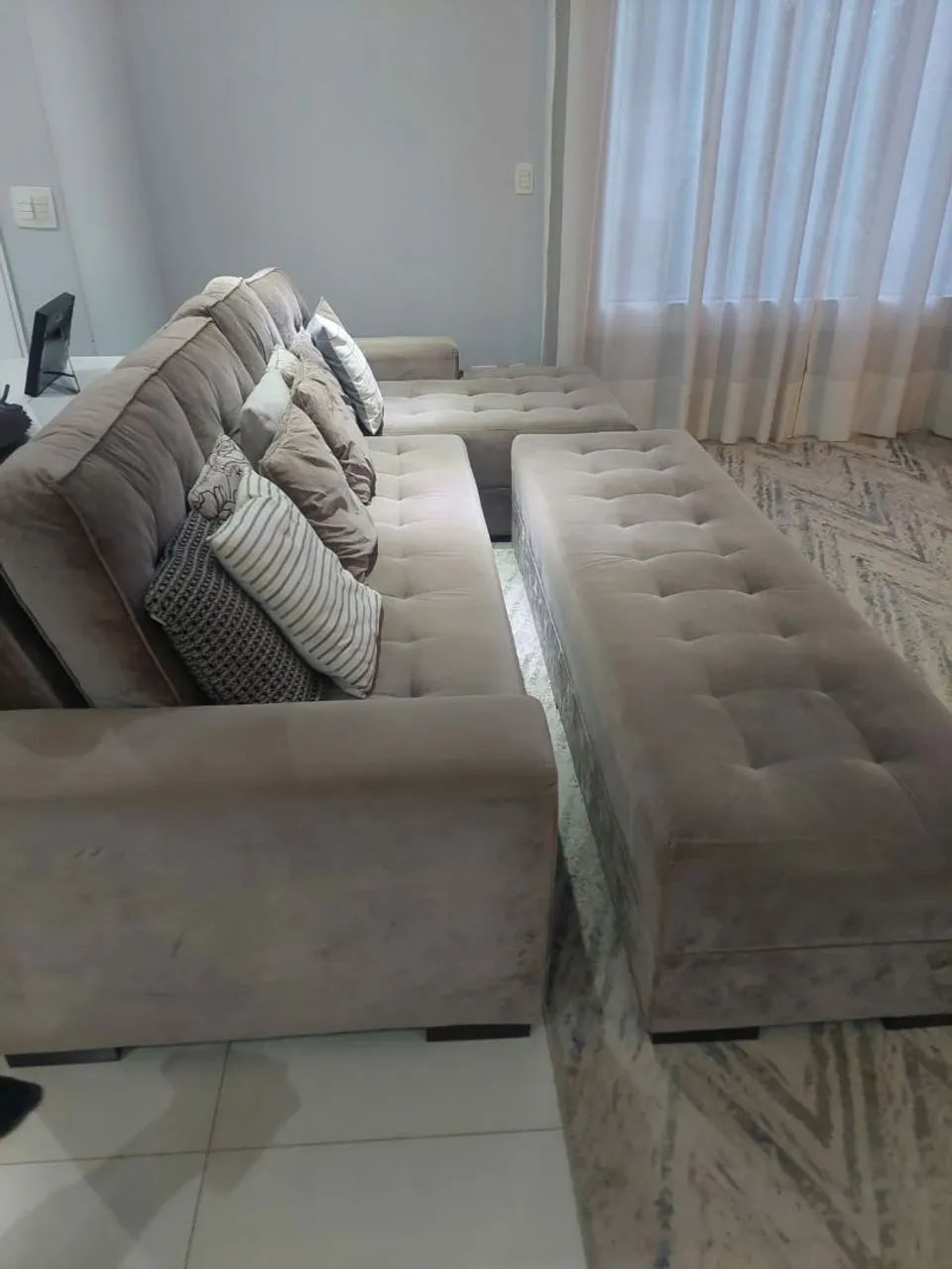 SOFÁ GRANDE COM CHAISE E PUFF - Foto 2