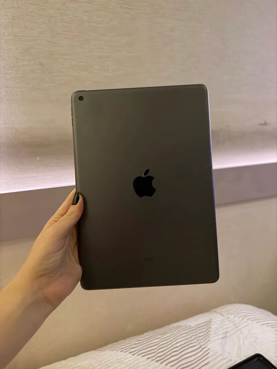 iPad 7, 32GB + Apple Pencil + carregador + capa c/ teclado - Foto 4