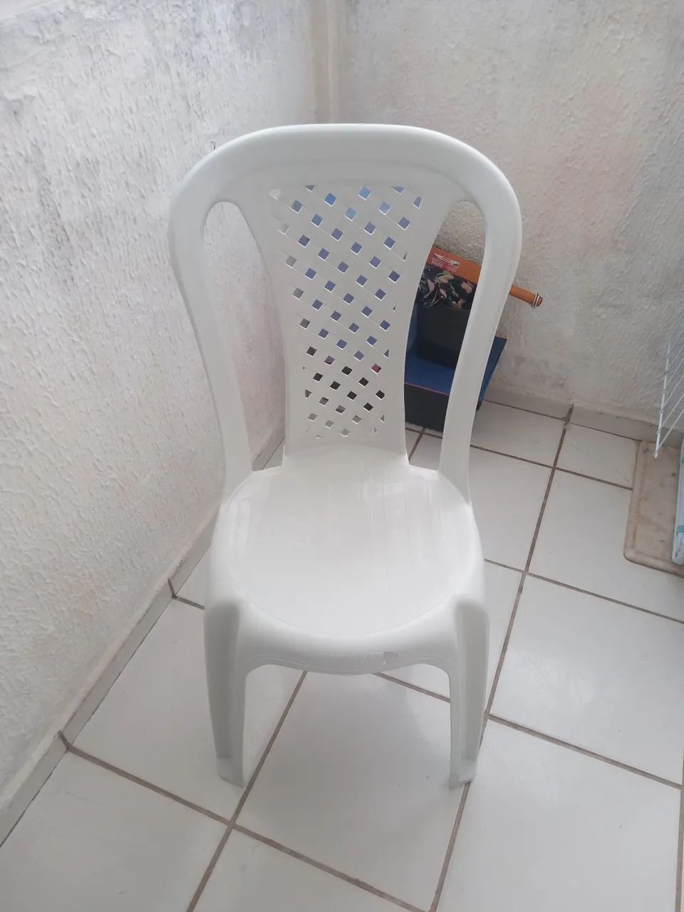 Cadeiras de plástico 