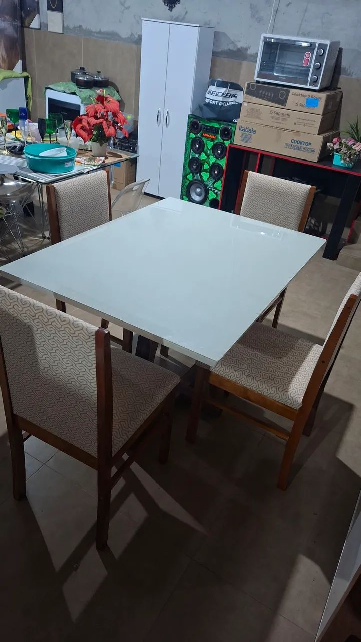 Mesa com 4 cadeiras  - Foto 2