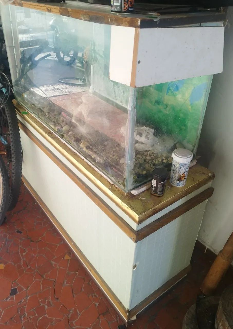 Vendo aquário de 60L com base - Foto 2