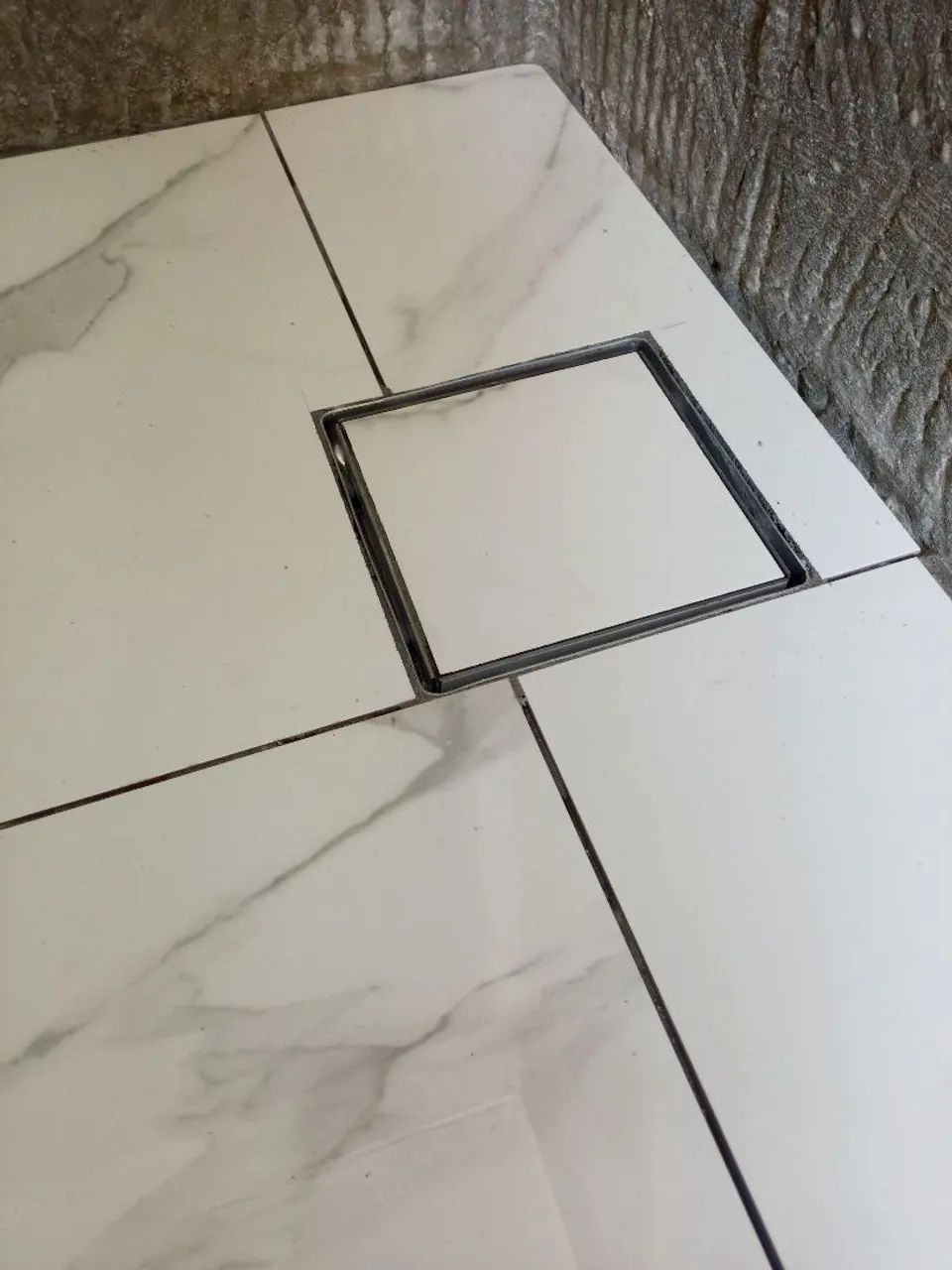 Ladrilheiro de produção, Deus seja louvado.