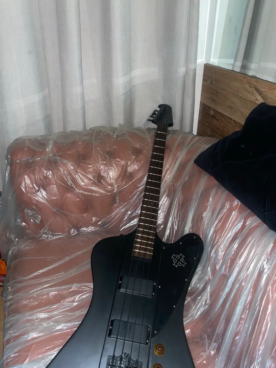 Contrabaixo Epiphone Thunderbird IV Ghotic sem nenhum risco