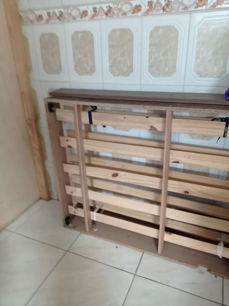 Vendo cama solteiro com cama auxiliar 