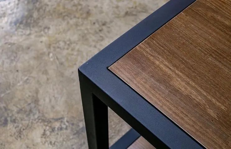 Mesa de centro estilo industrial de madeira  - Foto 5