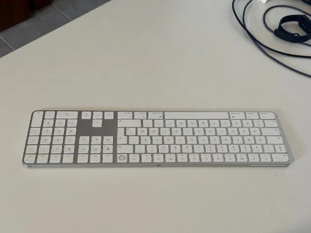 Teclado Numérico Apple Magic Keyboard com Touch ID em excelente estado! - Foto 2