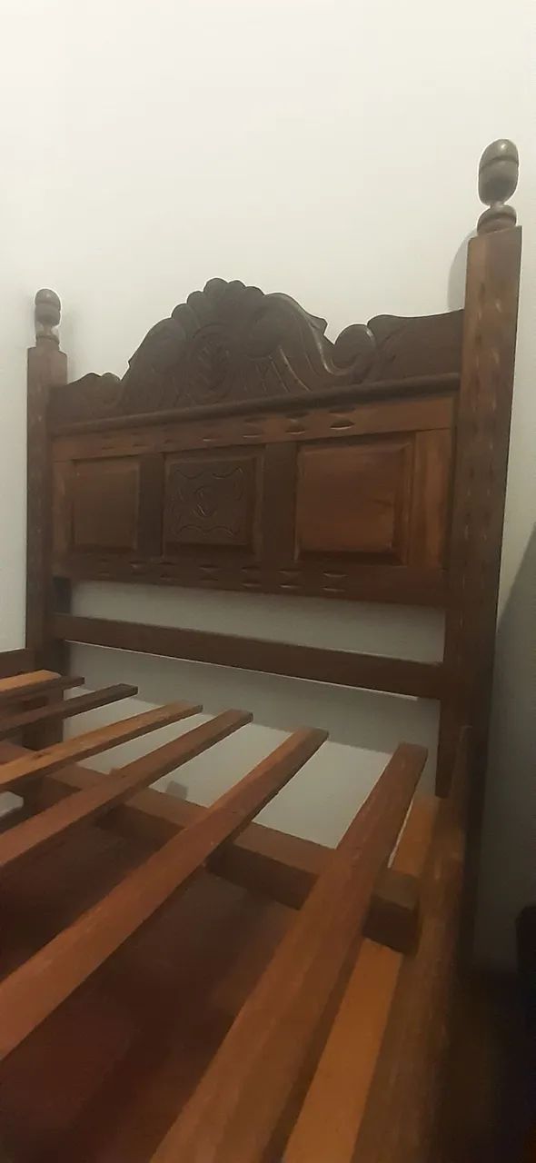 Cama solteiro madeira maciça 