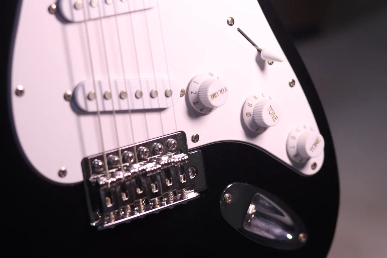 Kit guitarra blindada pouco usada