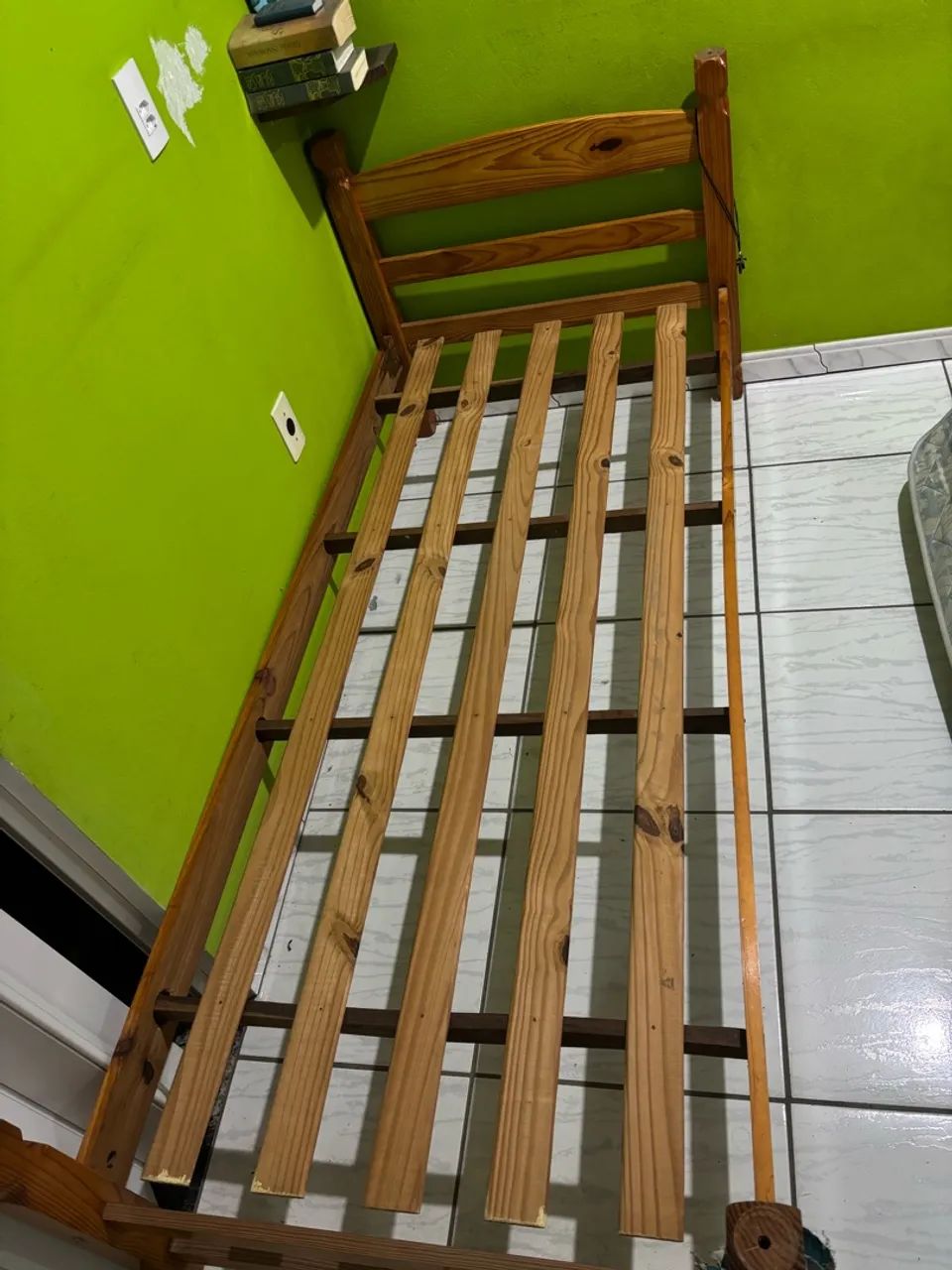 Vendo cama de solteiro  - Foto 4