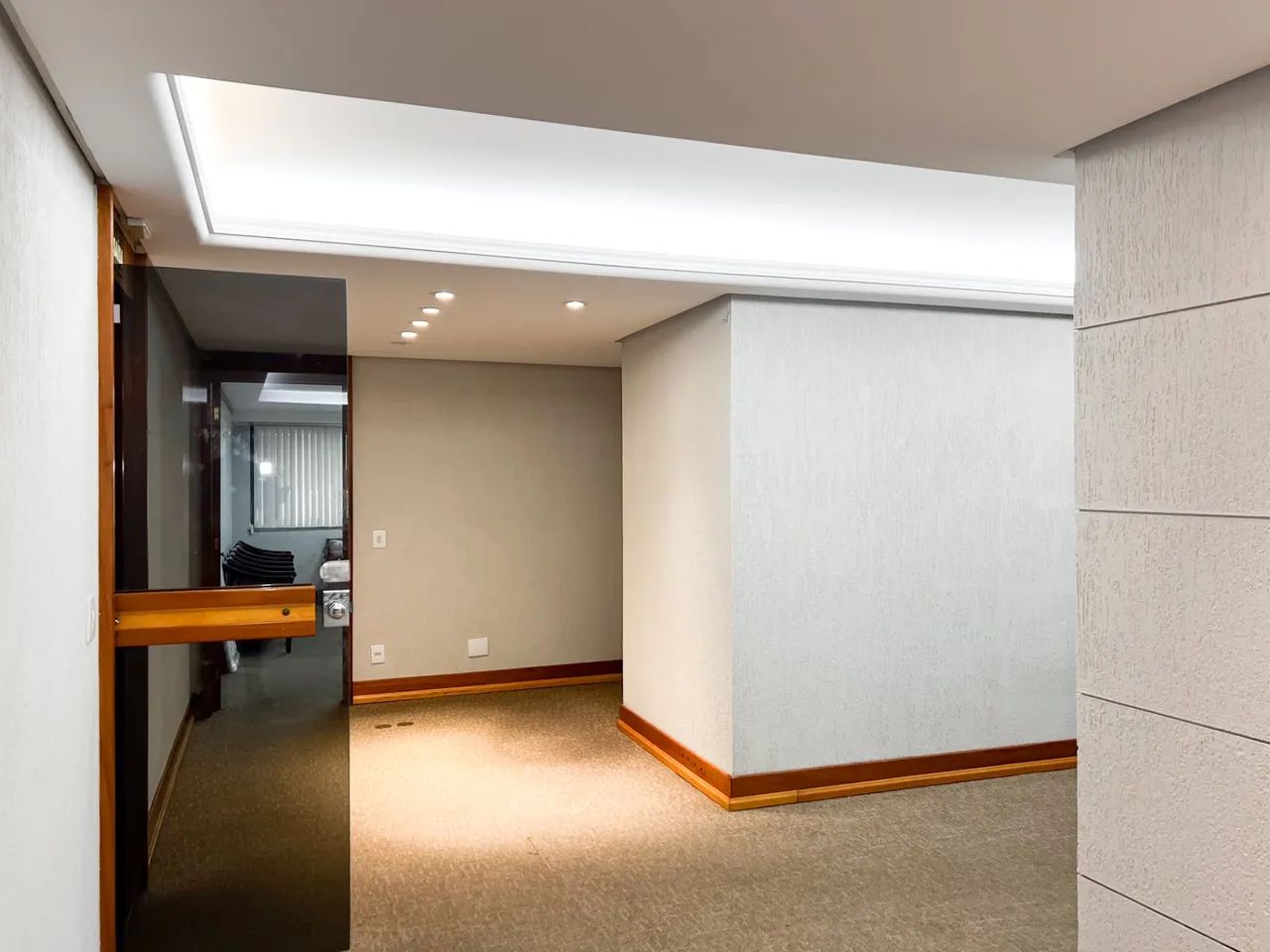 Conjunto comercial de 245 m² para locação na Enseada do Suá - Foto 5