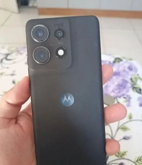 Moto Edge 50 Pro - Foto 2