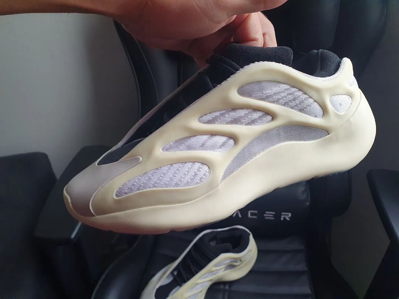 Yeezy 700 v3 Azael 40 (veste 39) - Foto 2
