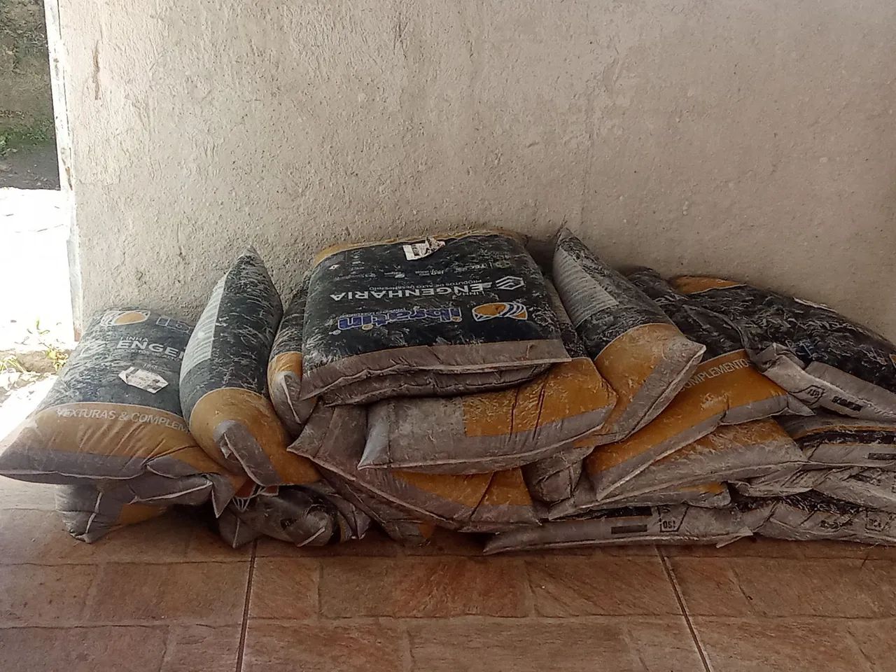vendo textura manchester maxi 15 kl R$45.00 cada pacote tenho 16 pacotes 240 kls