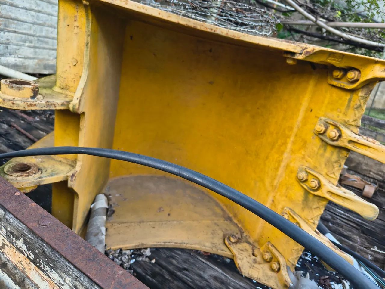 Caçamba para retroescavadeira barato para desocupar - Foto 2