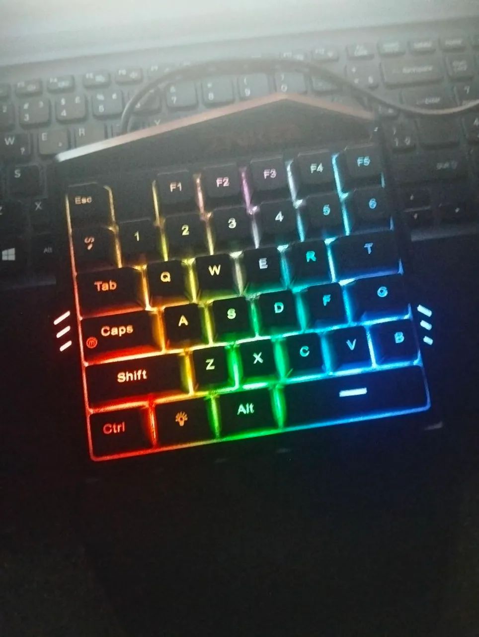 TECLADO GAMER (TECLADO DE UMA MÃO)