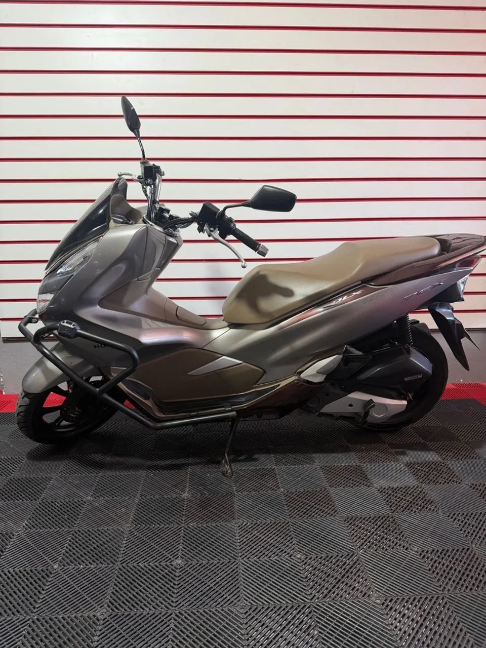 HONDA PCX 2022 DLX - SUPER NOVA  - Foto 3