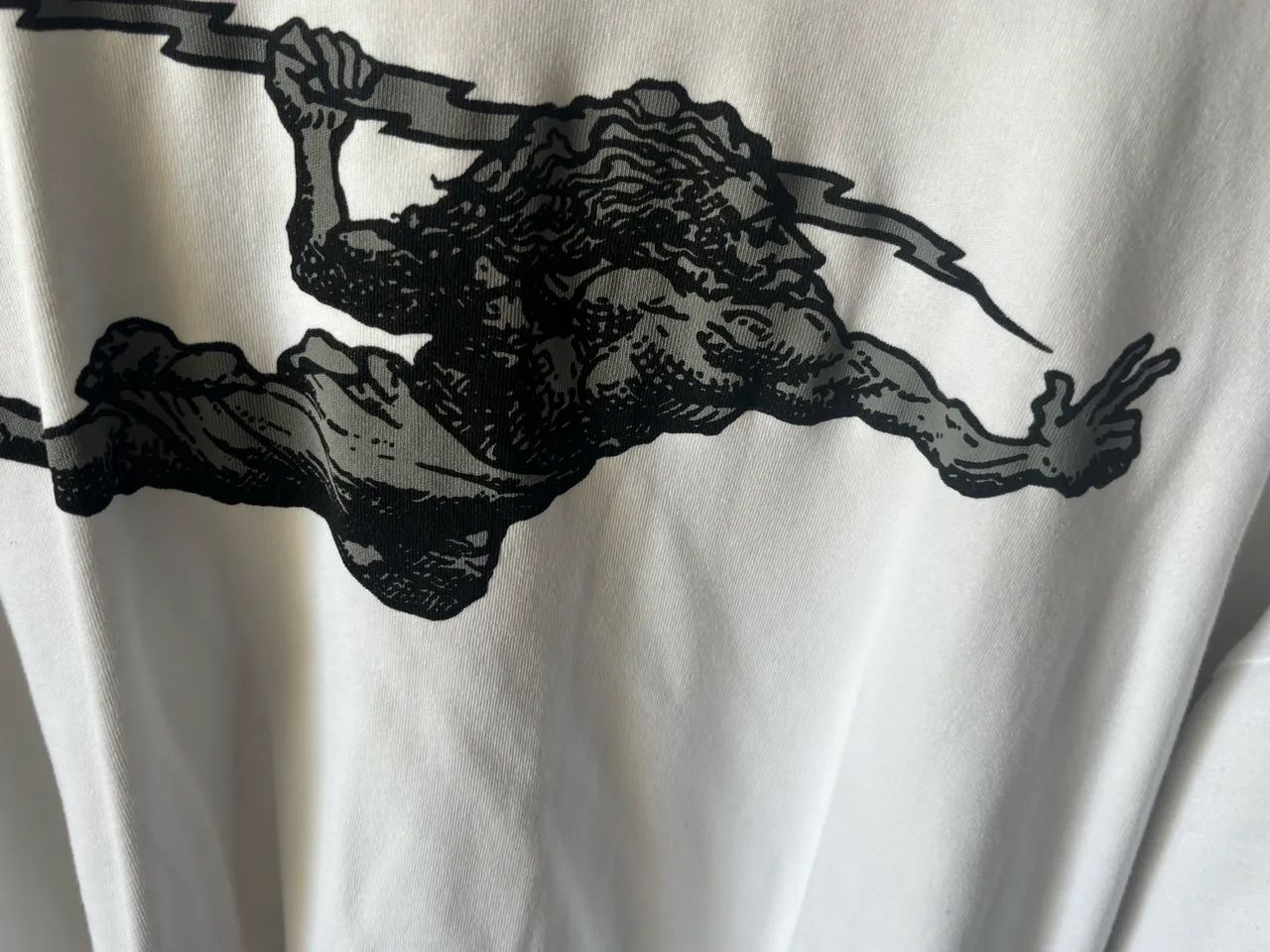 Camiseta Oversized Thunder god