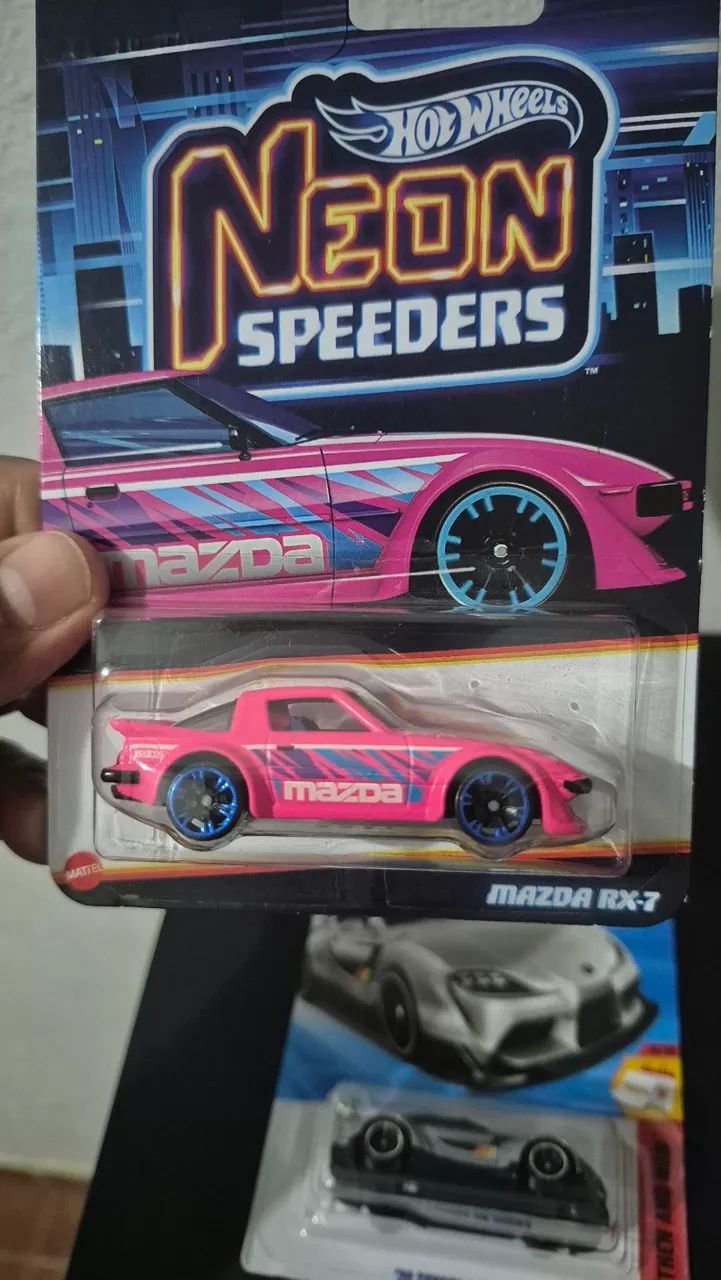 Dupla de Hw Neon Speeders e Toyota Supra - Brinquedos e Jogos