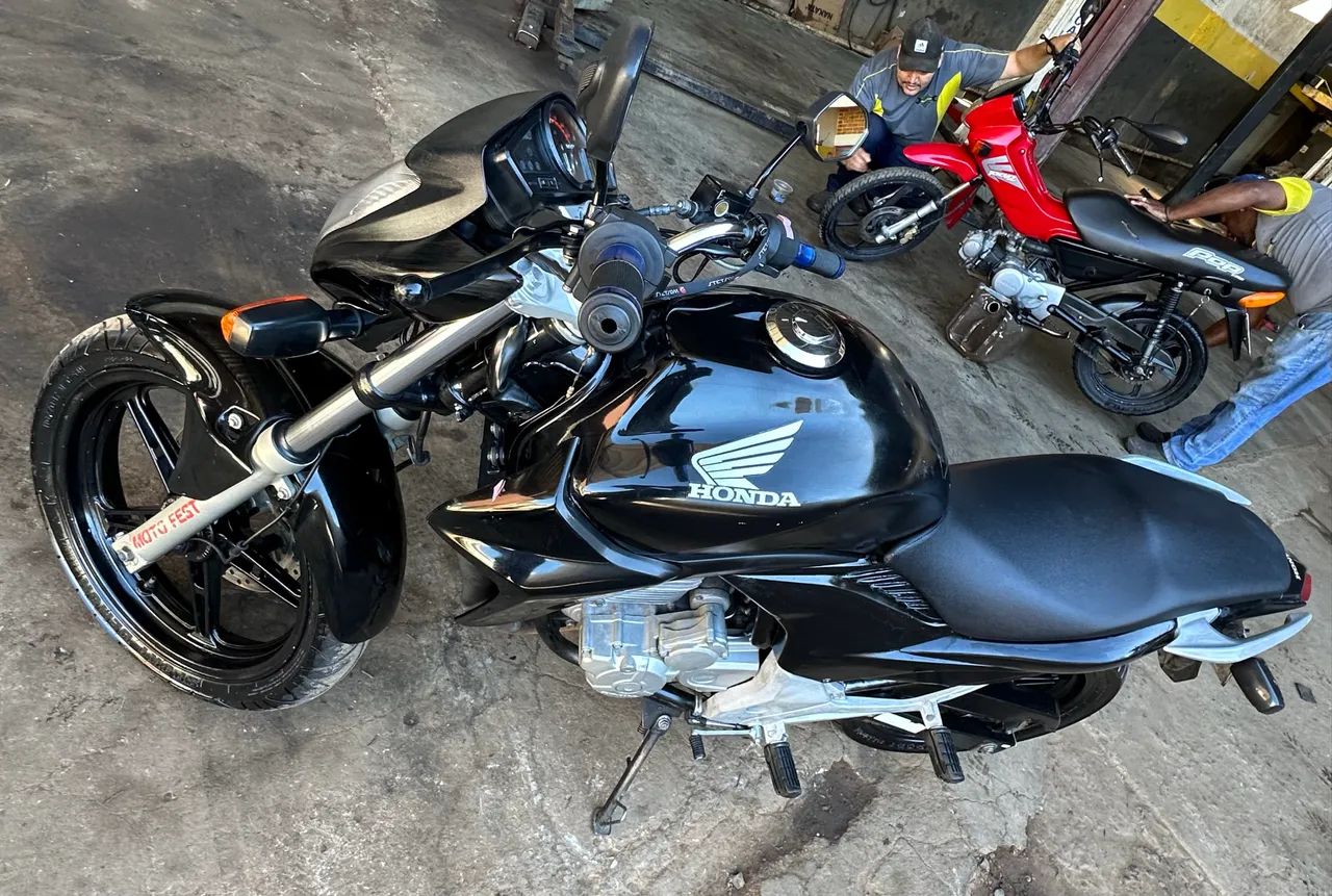 CB 300  - Foto 2