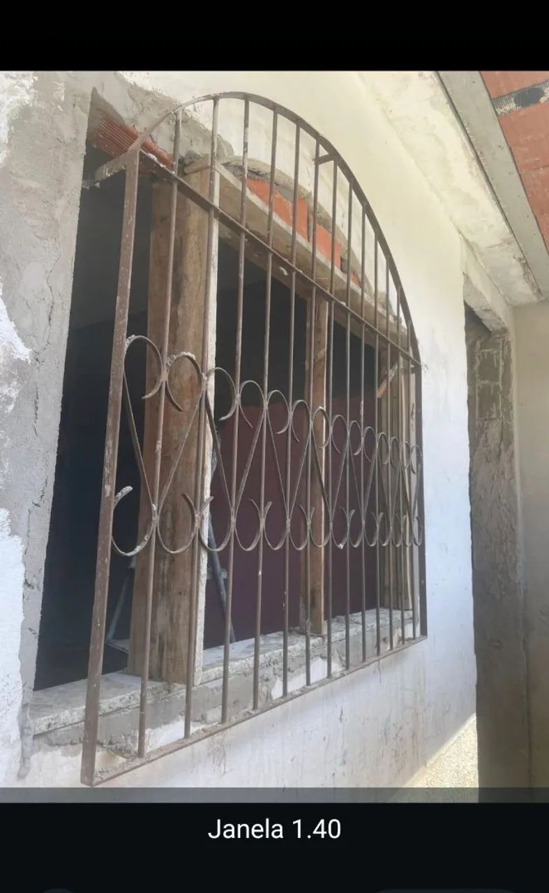 Colonial-style window grille 1.40
