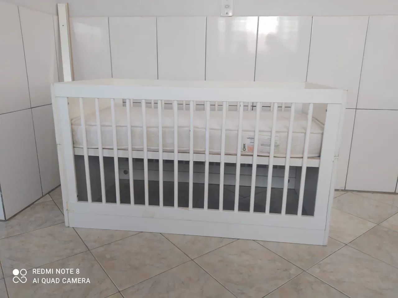 Berço infantil de madeira maciça 