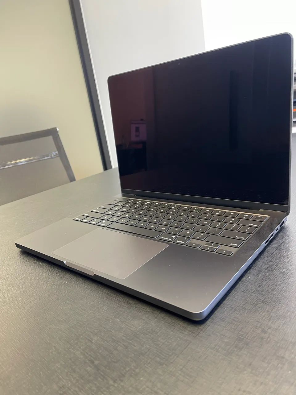 MacBook Pro 14" M5 | Preto-Espacial  - Foto 4