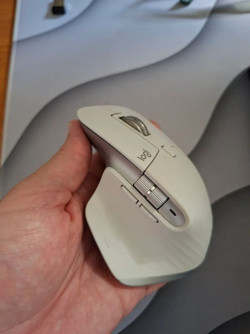 Mouse MX Master 3s Logitech  - Foto 3