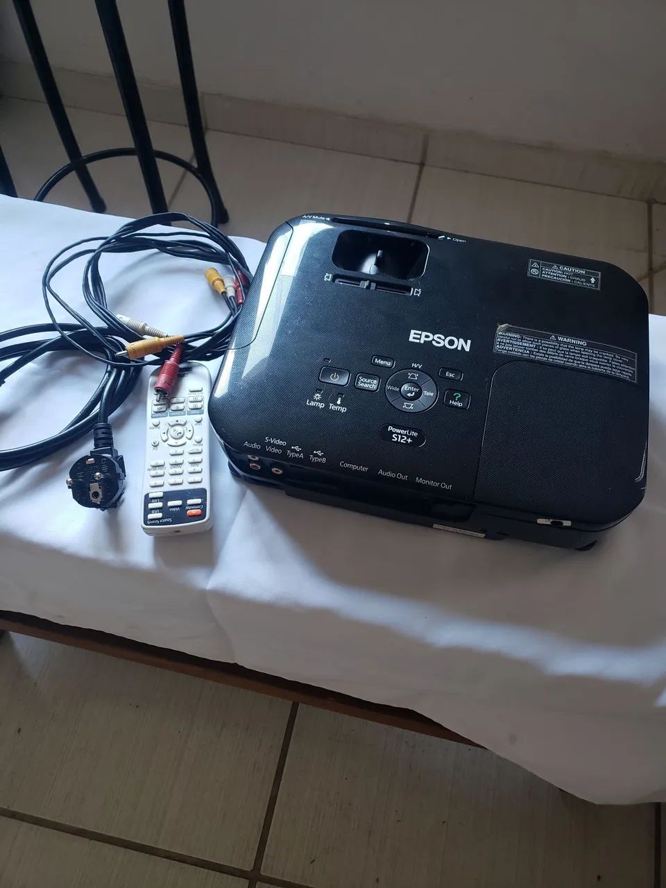 Projetor EPSON lâmpada pouco usada - Foto 2