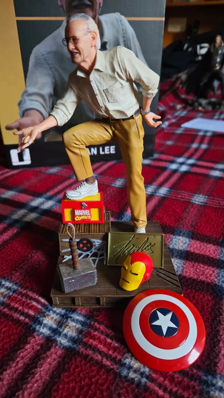 Estátua Stan Lee Deluxe - Art Scale 1/10 - Iron Studios