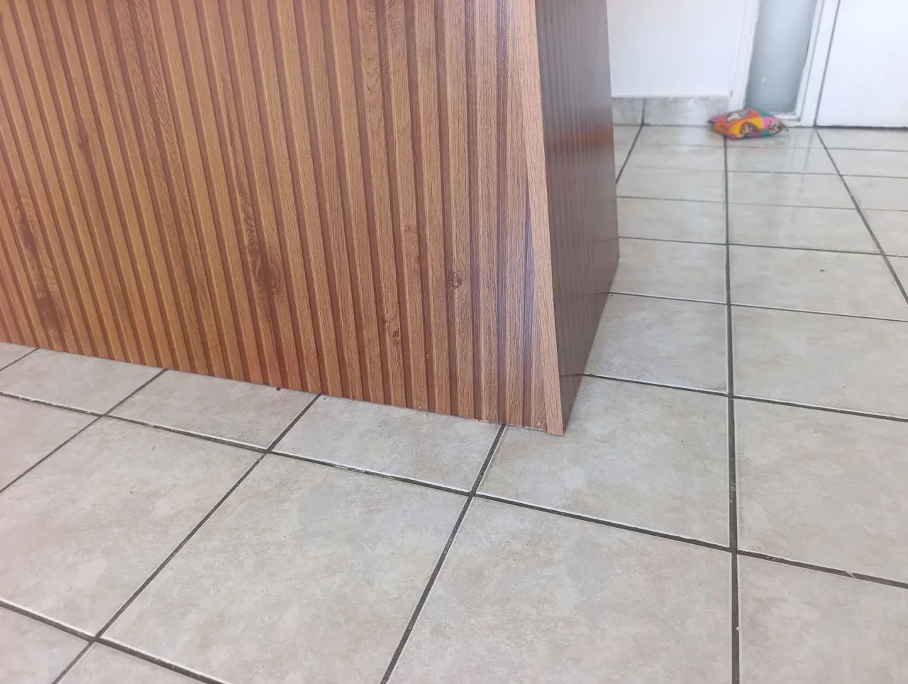 Vendo mesa com tampo laqueado em estado de nova.  - Foto 4