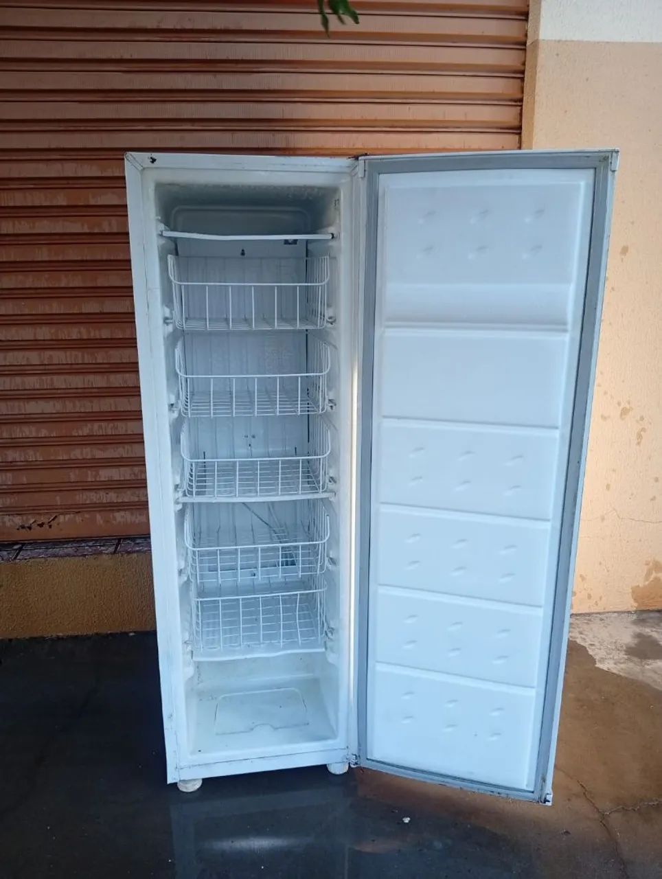Freezer vertical vendo ou troco  - Foto 4