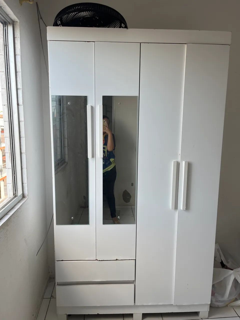 Guarda-Roupa 4 portas com espelho - Foto 2